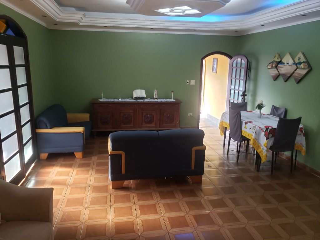 Casa em Praia Grande, no bairro Canto do Forte
