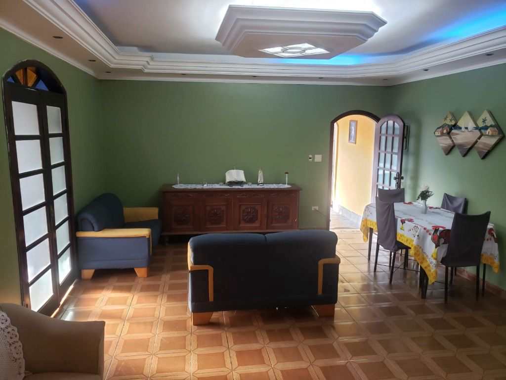 Casa em Praia Grande, no bairro Canto do Forte
