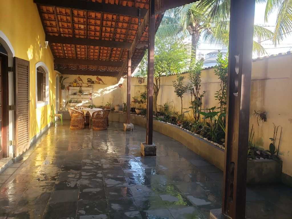 Casa em Praia Grande, no bairro Canto do Forte