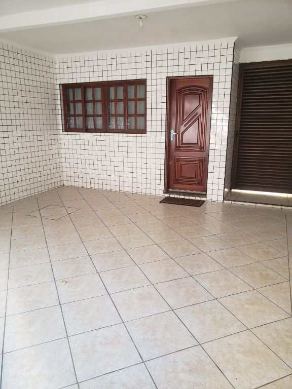 Sobrado em Praia Grande, no bairro Guilhermina