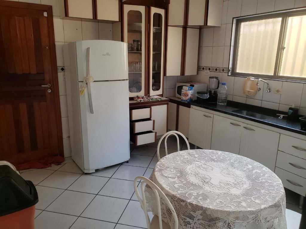 Sobrado em Praia Grande, no bairro Guilhermina