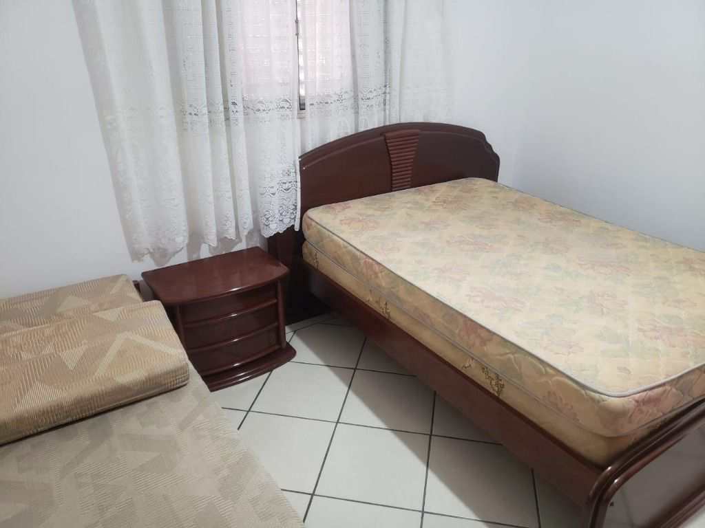 Sobrado em Praia Grande, no bairro Guilhermina