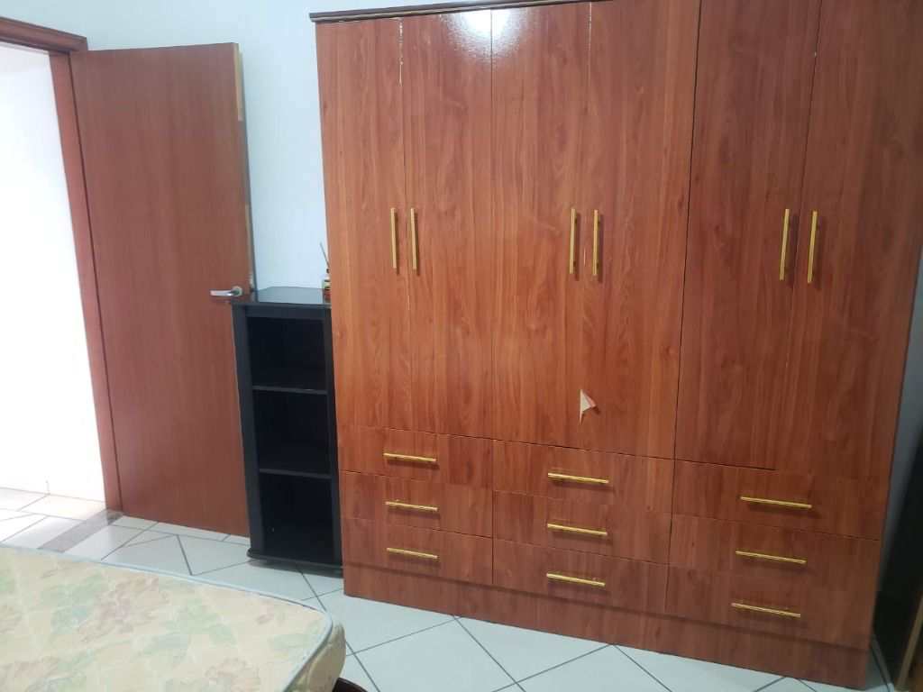 Sobrado em Praia Grande, no bairro Guilhermina
