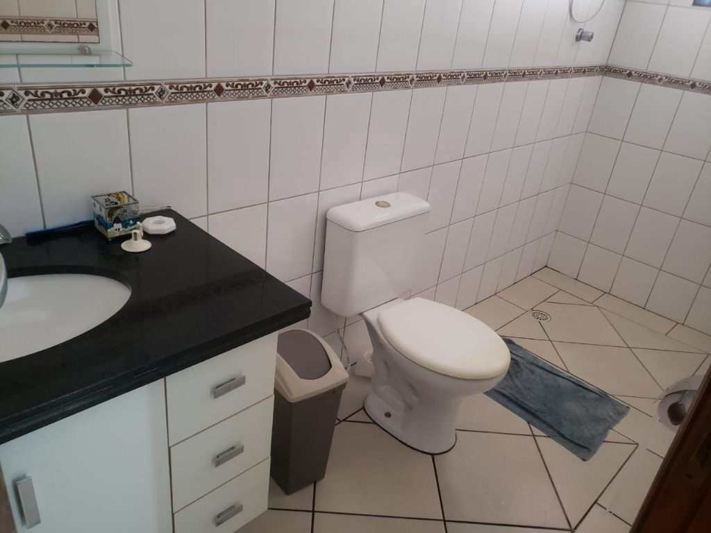 Sobrado em Praia Grande, no bairro Guilhermina