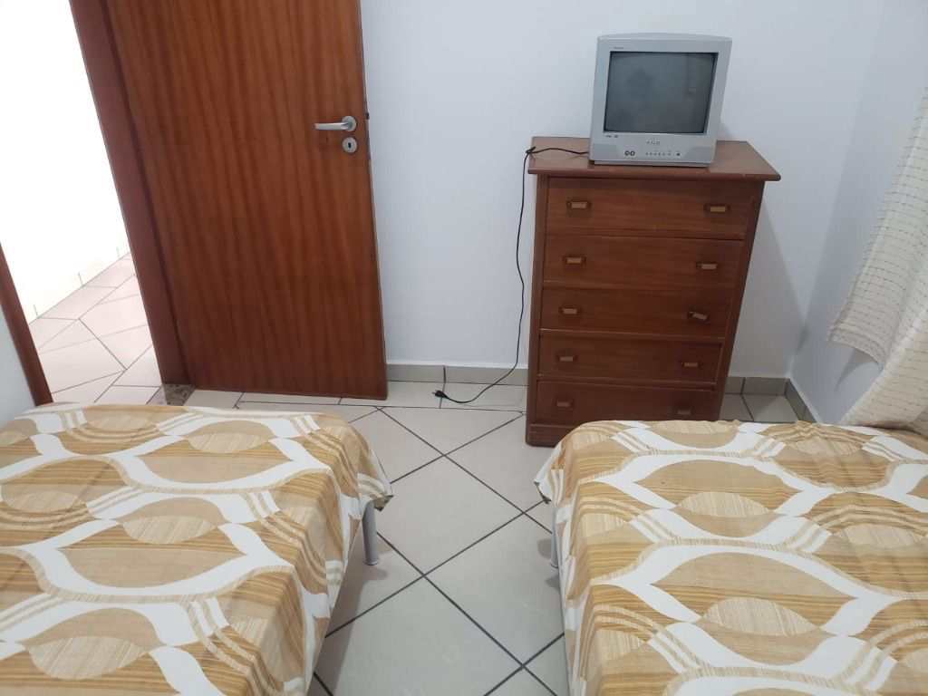 Sobrado em Praia Grande, no bairro Guilhermina