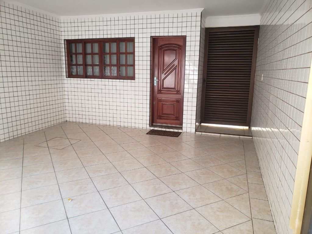 Sobrado em Praia Grande, no bairro Guilhermina