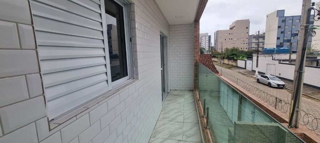 Casa em Praia Grande, no bairro Mirim