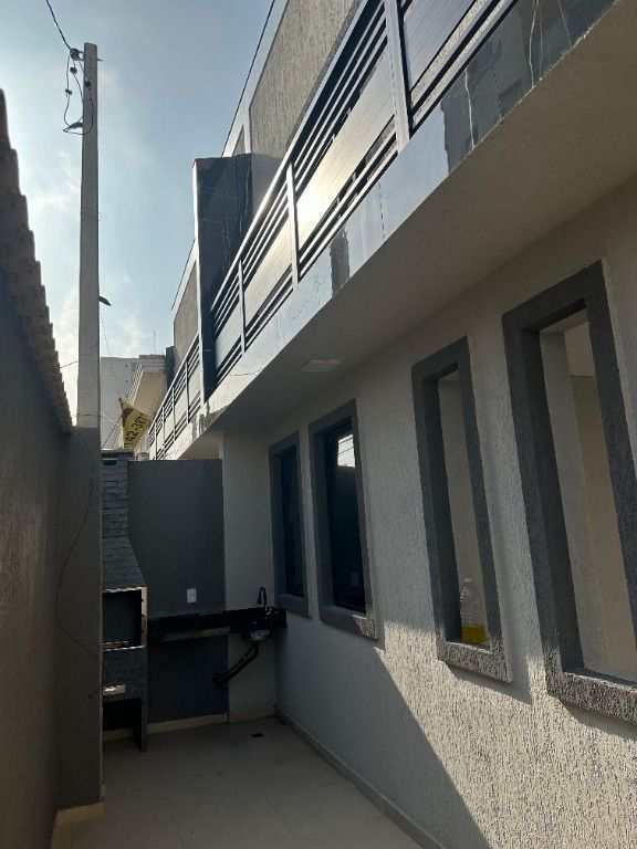 Sobrado em Praia Grande, no bairro Tupi