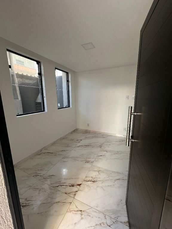 Sobrado em Praia Grande, no bairro Tupi