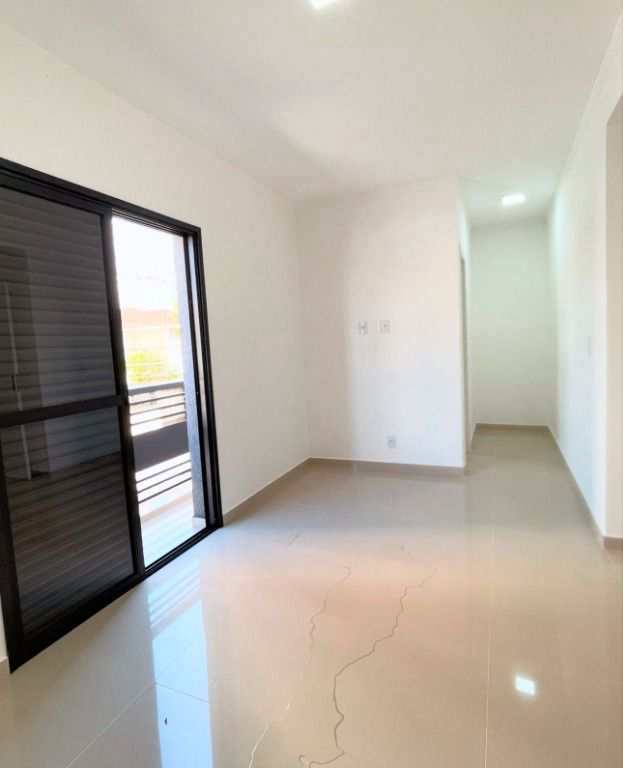 Sobrado em Praia Grande, no bairro Tupi
