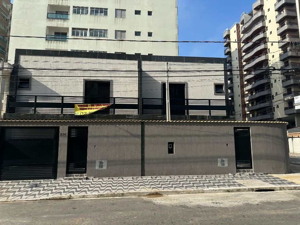 Sobrado em Praia Grande, no bairro Tupi