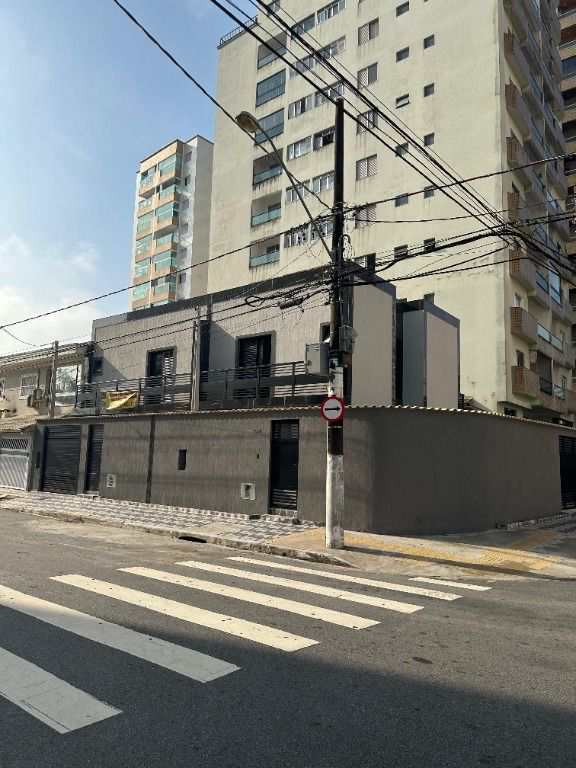 Sobrado em Praia Grande, no bairro Tupi