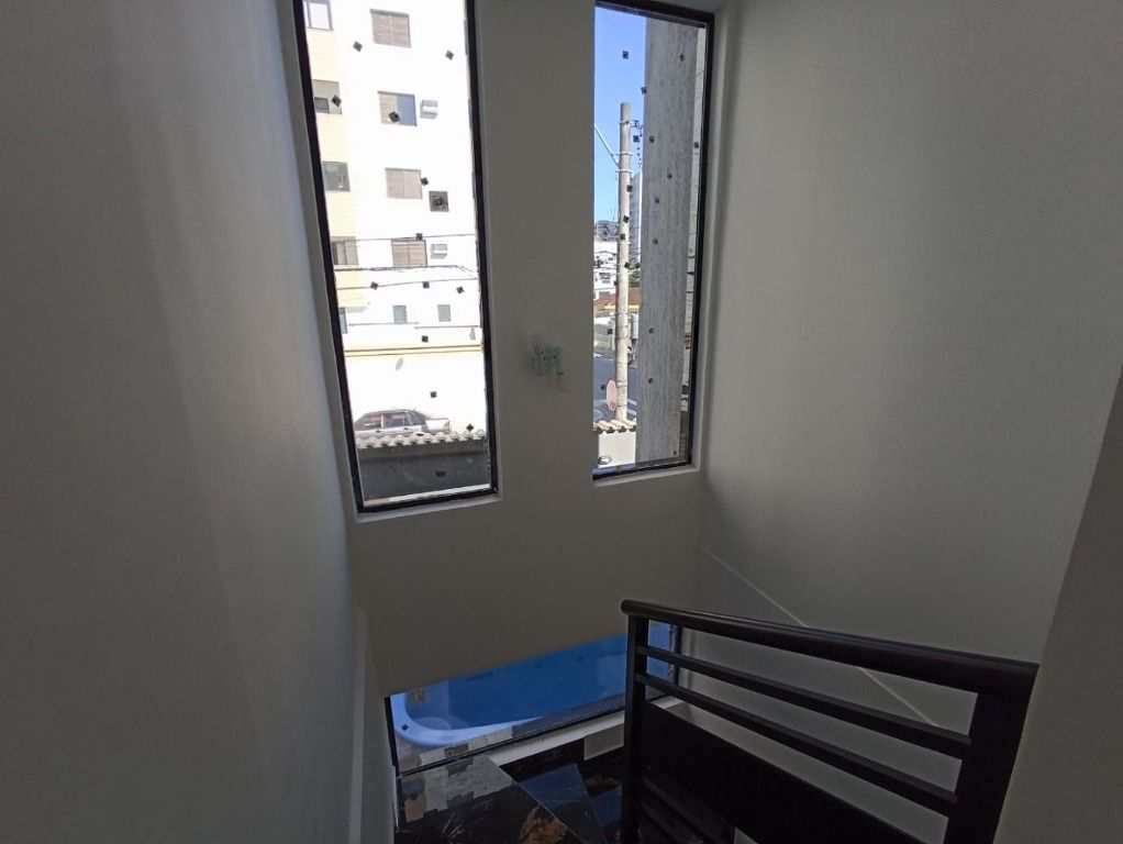Sobrado em Praia Grande, no bairro Tupi