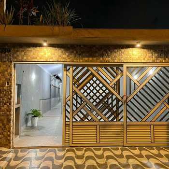Casa em Praia Grande, bairro Mirim