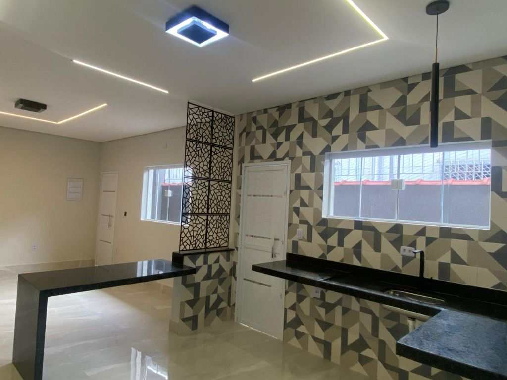 Casa em Praia Grande, no bairro Mirim