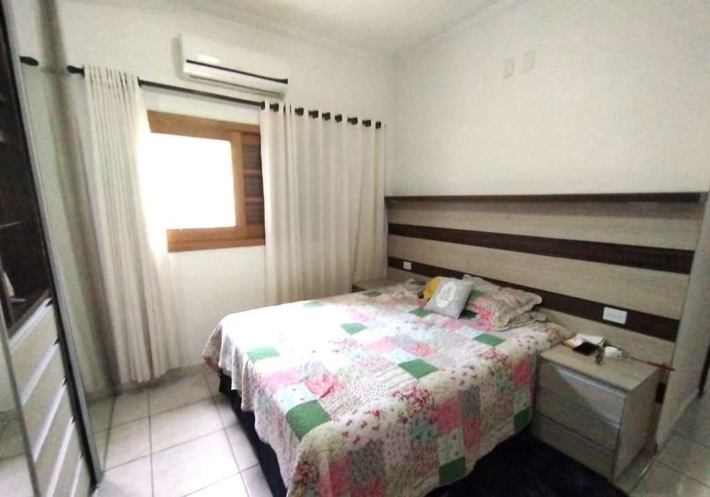 Casa em Praia Grande, no bairro Aviação