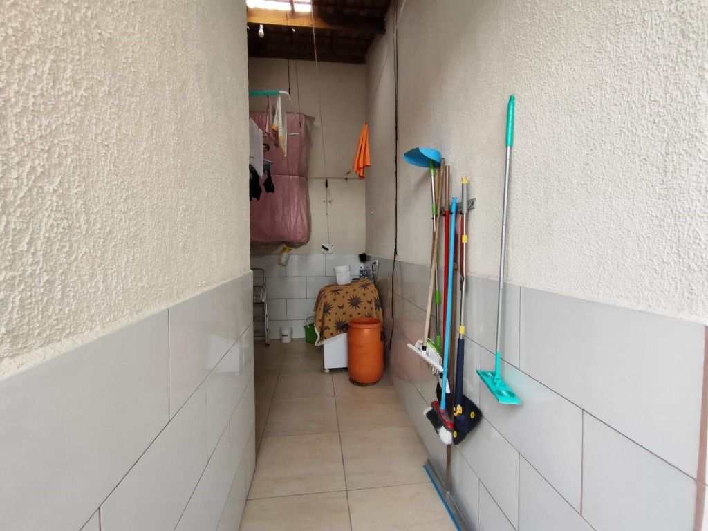 Casa em Praia Grande, no bairro Boqueirão