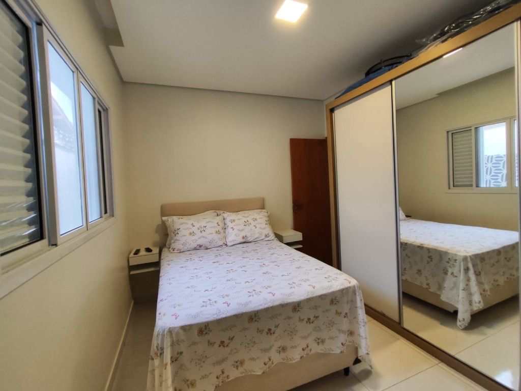 Casa em Praia Grande, no bairro Boqueirão