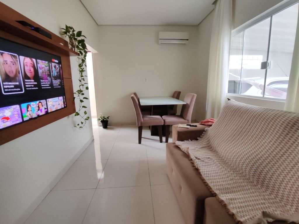 Casa em Praia Grande, no bairro Boqueirão