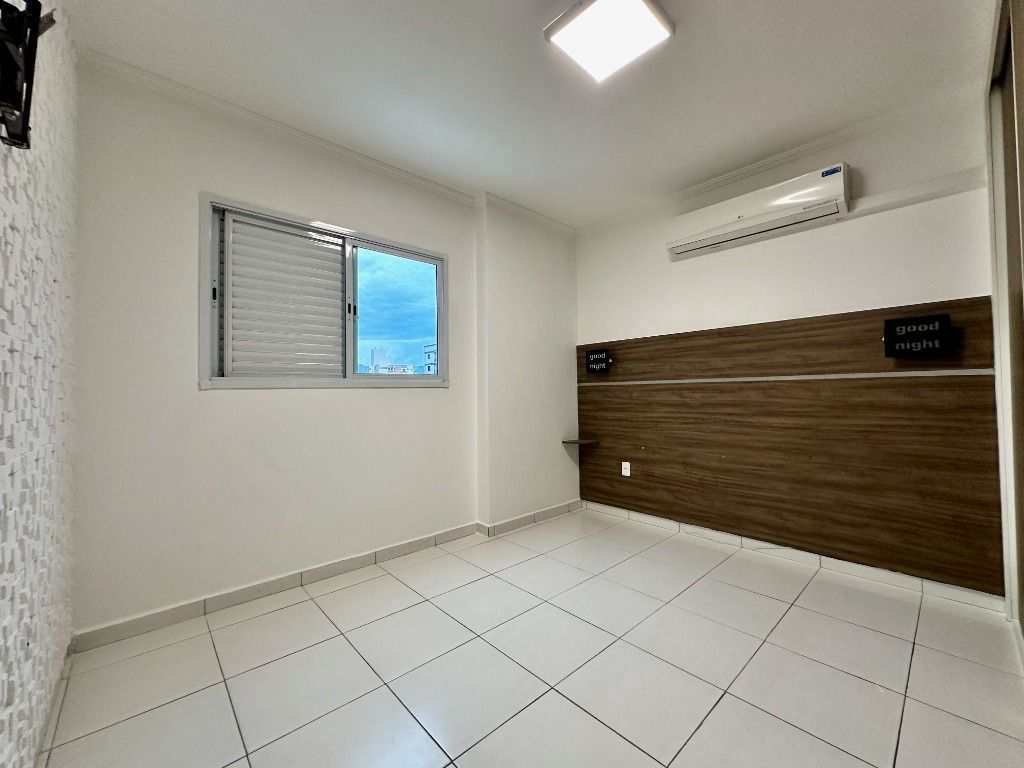 Apartamento em Praia Grande, no bairro Ocian