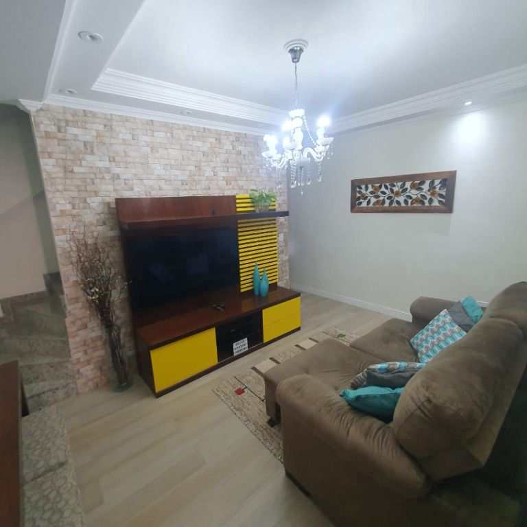 Sobrado em Praia Grande, no bairro Guilhermina