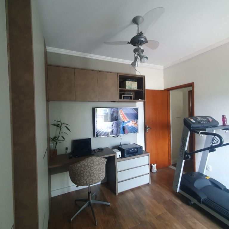 Sobrado em Praia Grande, no bairro Guilhermina