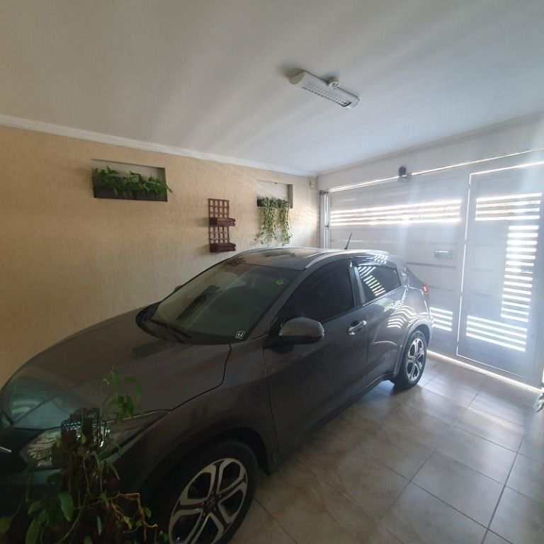 Sobrado em Praia Grande, no bairro Guilhermina