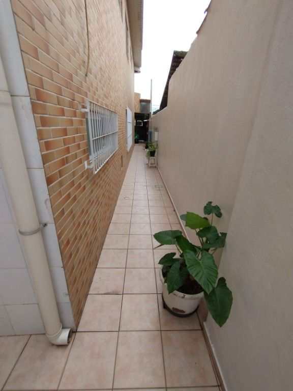 Sobrado em Praia Grande, no bairro Guilhermina