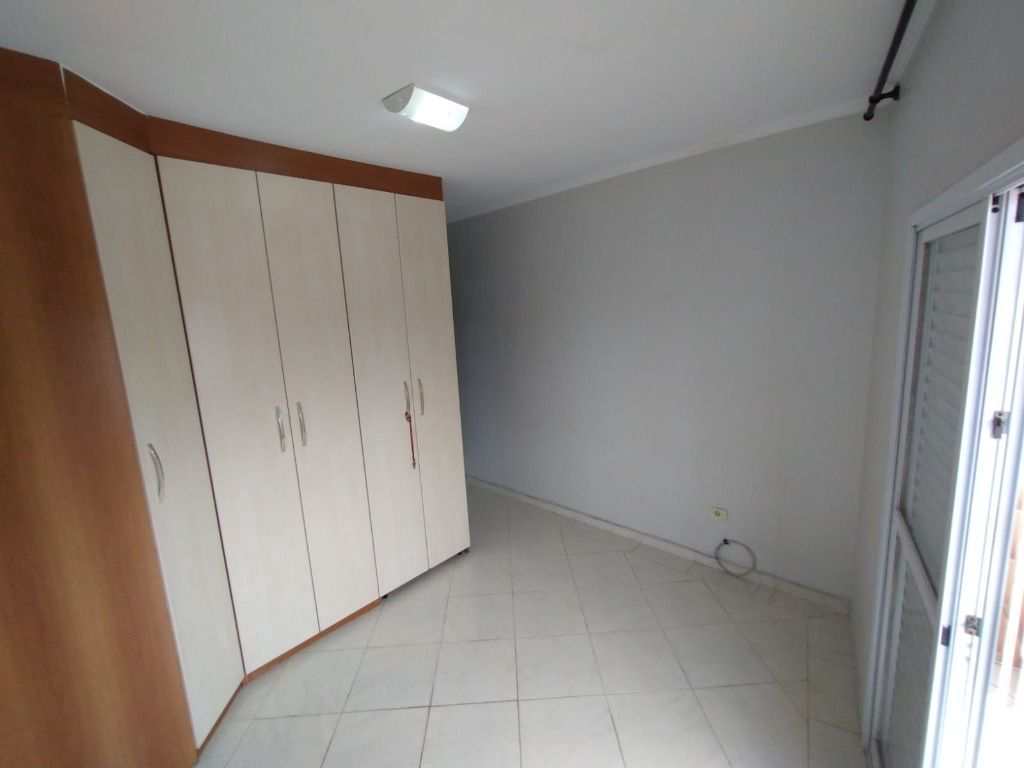 Sobrado em Praia Grande, no bairro Guilhermina