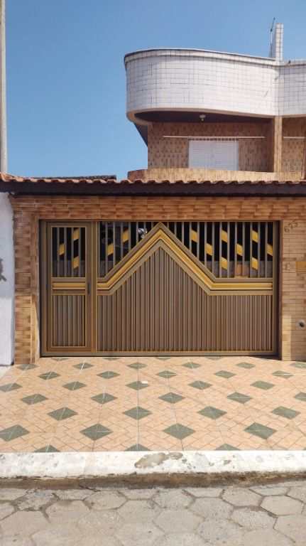 Sobrado em Praia Grande, no bairro Guilhermina