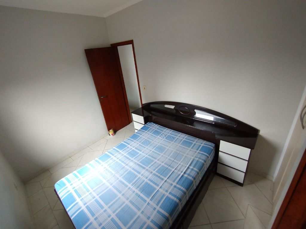 Sobrado em Praia Grande, no bairro Guilhermina