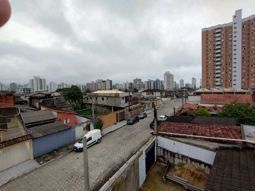 Sobrado em Praia Grande, no bairro Guilhermina