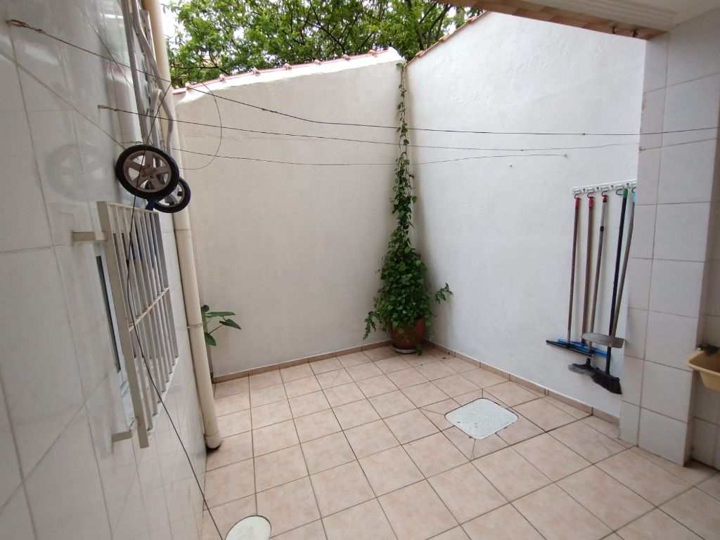 Sobrado em Praia Grande, no bairro Guilhermina