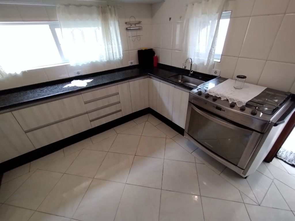 Sobrado em Praia Grande, no bairro Guilhermina