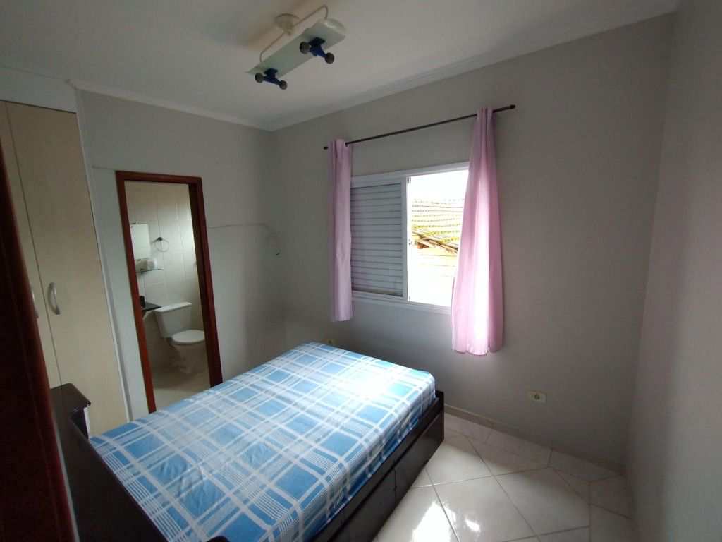 Sobrado em Praia Grande, no bairro Guilhermina