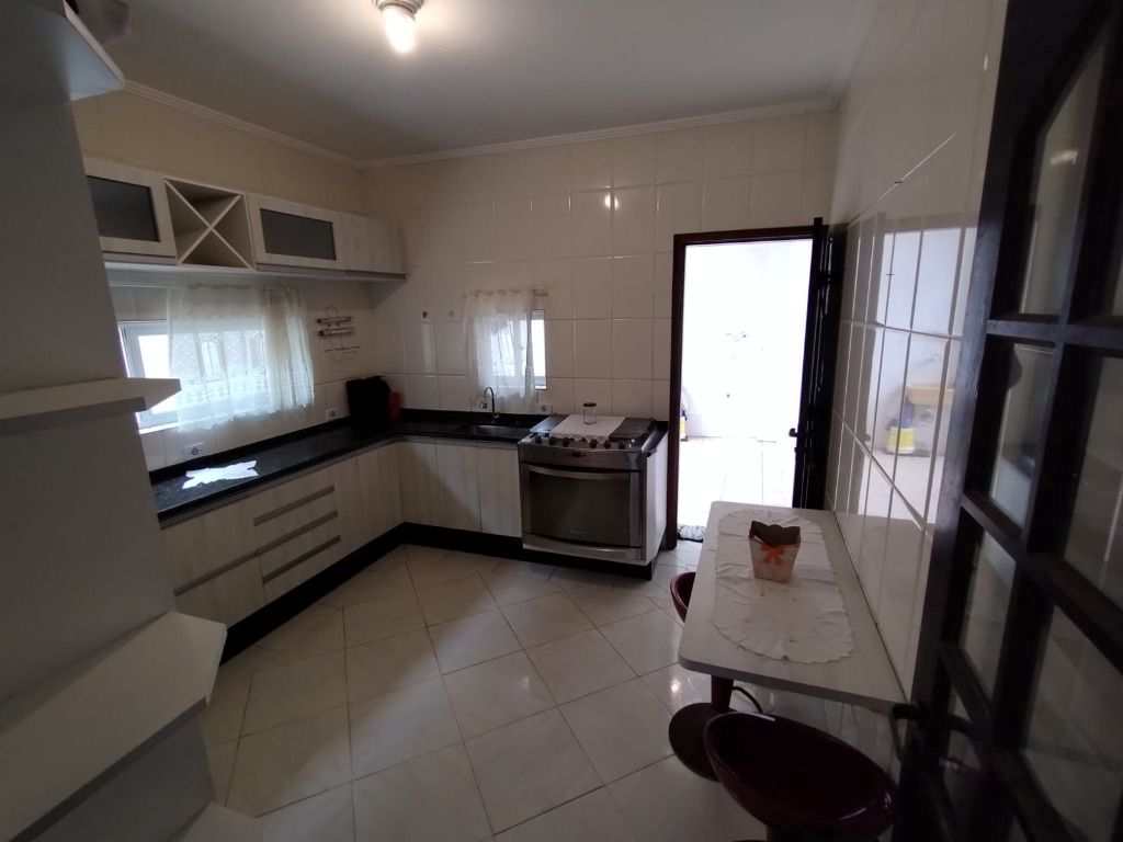 Sobrado em Praia Grande, no bairro Guilhermina
