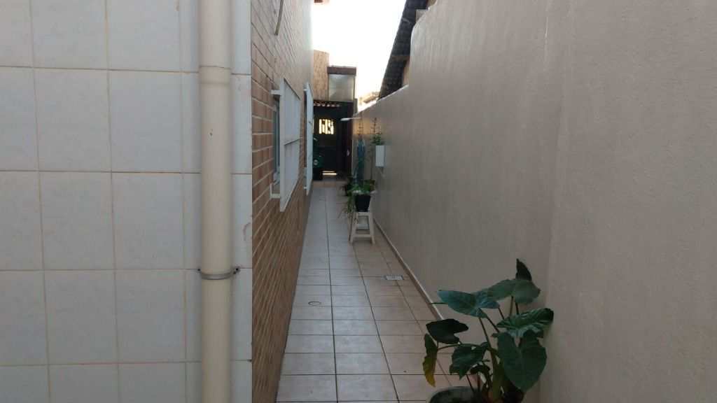 Sobrado em Praia Grande, no bairro Guilhermina