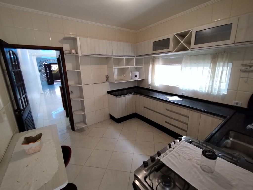 Sobrado em Praia Grande, no bairro Guilhermina