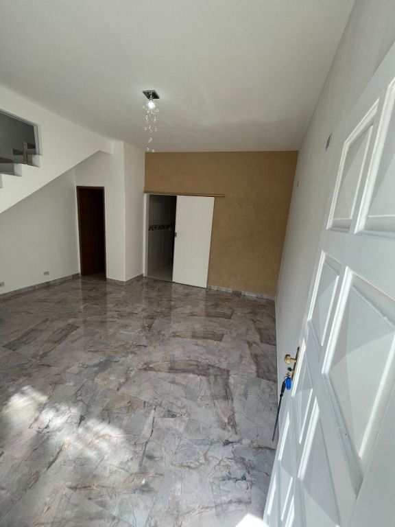 Sobrado em Praia Grande, no bairro Tupi