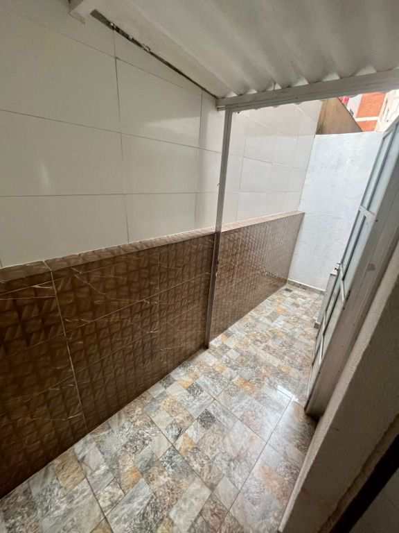 Sobrado em Praia Grande, no bairro Tupi