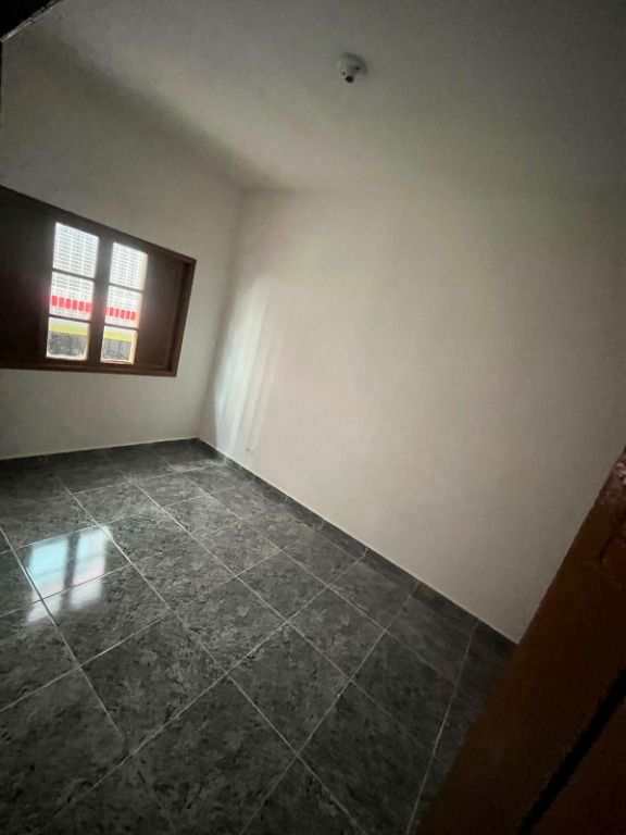 Sobrado em Praia Grande, no bairro Tupi
