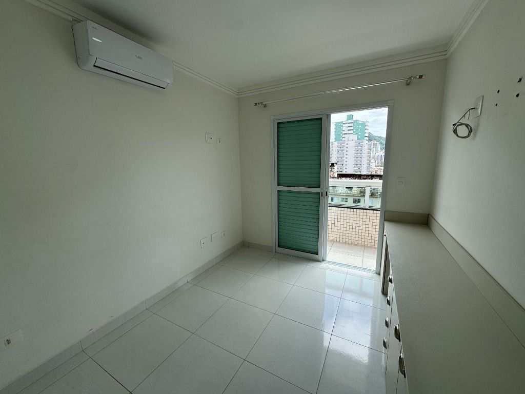 Apartamento em Praia Grande, no bairro Boqueirão