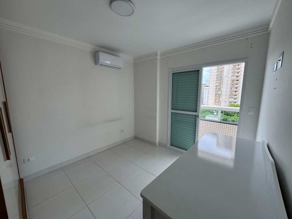 Apartamento em Praia Grande, no bairro Boqueirão