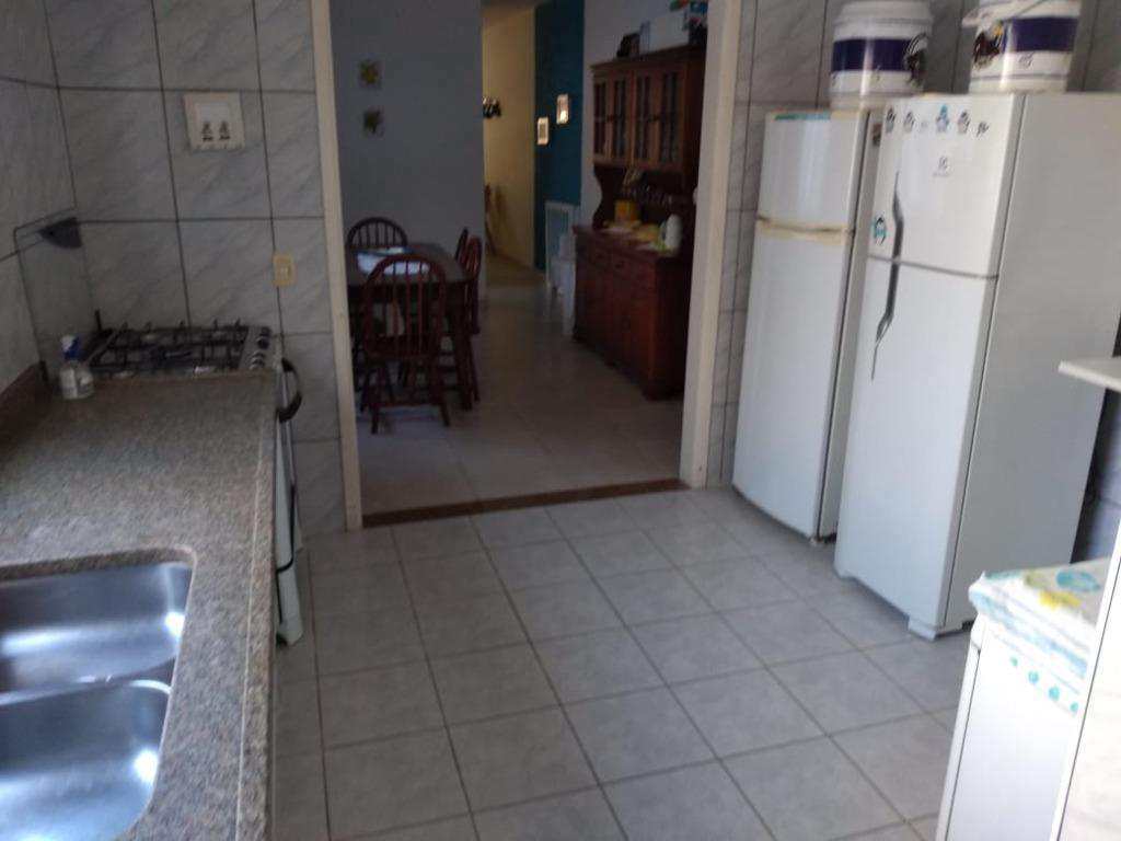 Sobrado em Praia Grande, no bairro Guilhermina