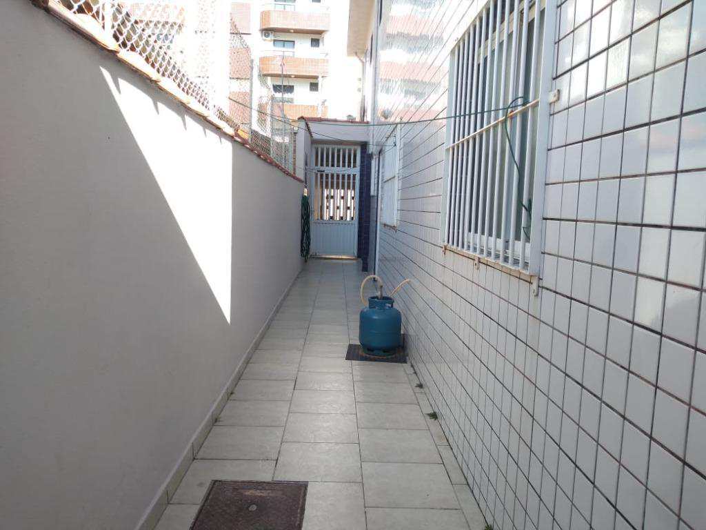 Sobrado em Praia Grande, no bairro Guilhermina