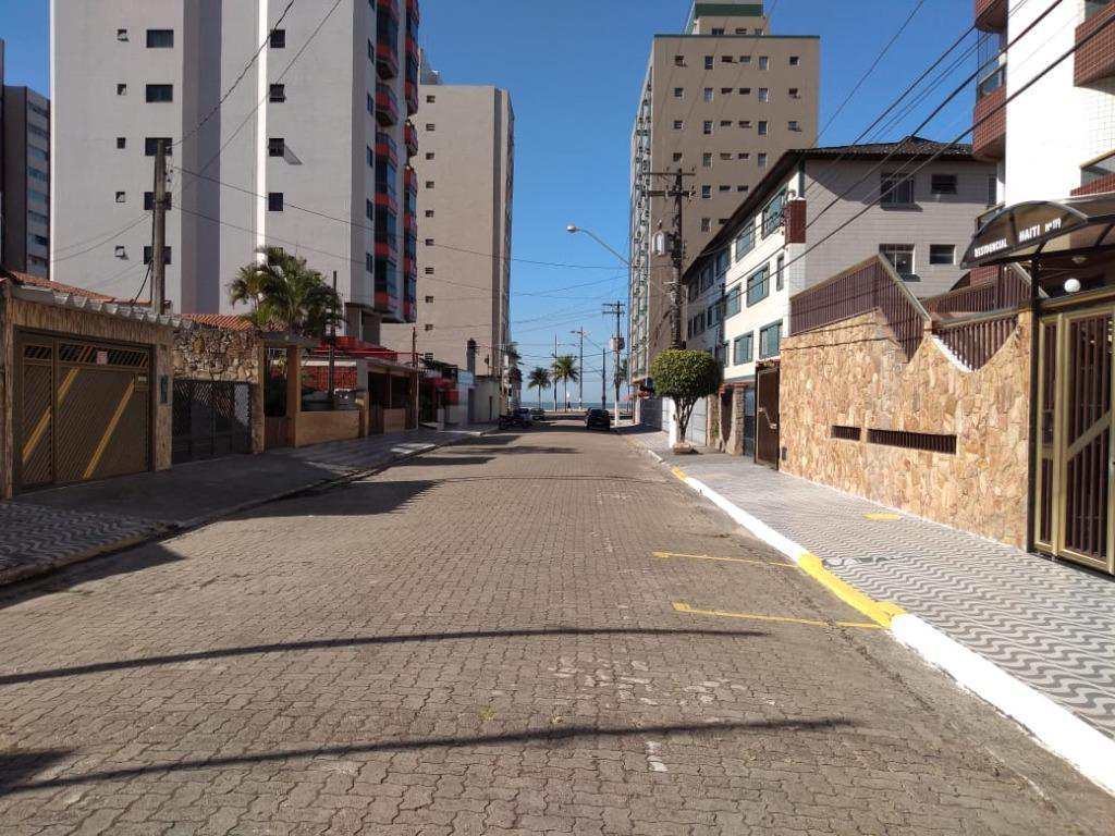Sobrado em Praia Grande, no bairro Guilhermina