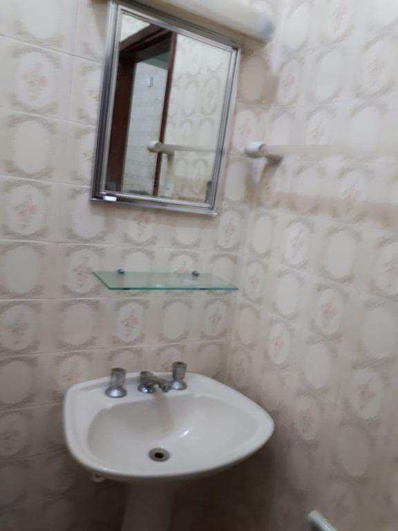 Casa em Praia Grande, no bairro Guilhermina