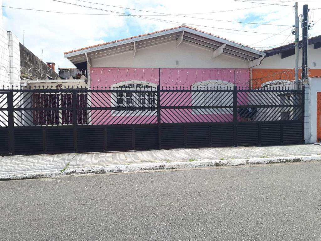 Casa em Praia Grande, no bairro Guilhermina