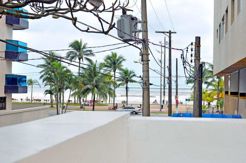 Sobrado em Praia Grande, no bairro Tupi