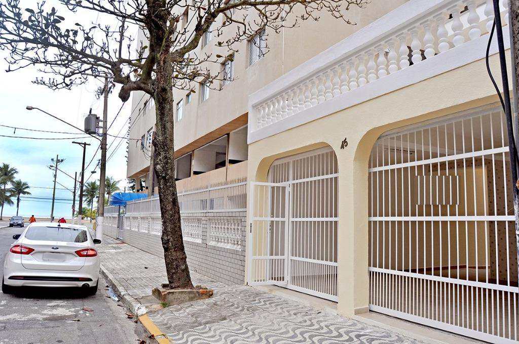 Sobrado em Praia Grande, no bairro Tupi